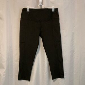 NYL Yoga Capri Pants,Women’s XL,Solid Black